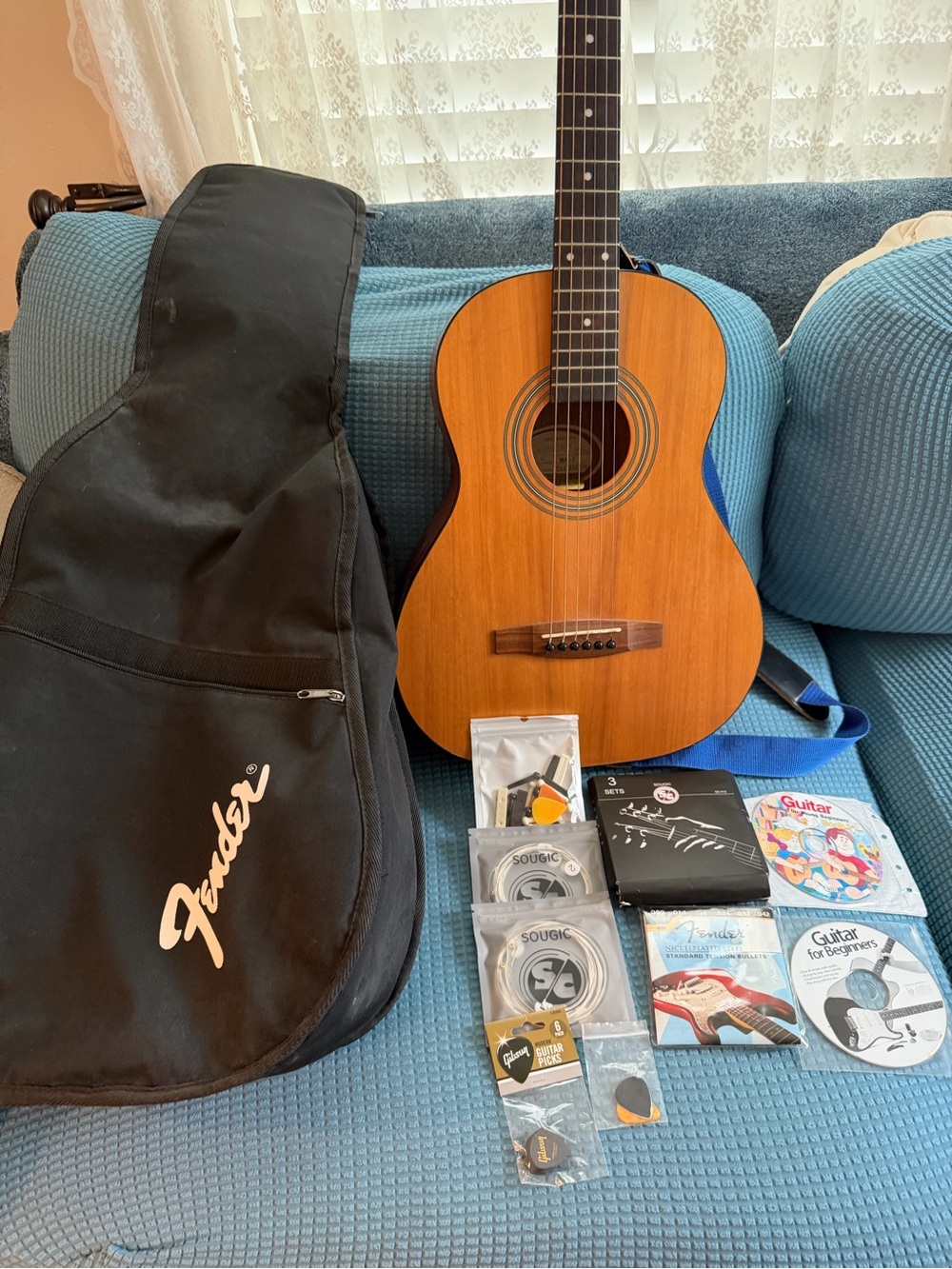 Fender Acoustic Guitar in Warm Wood and Black